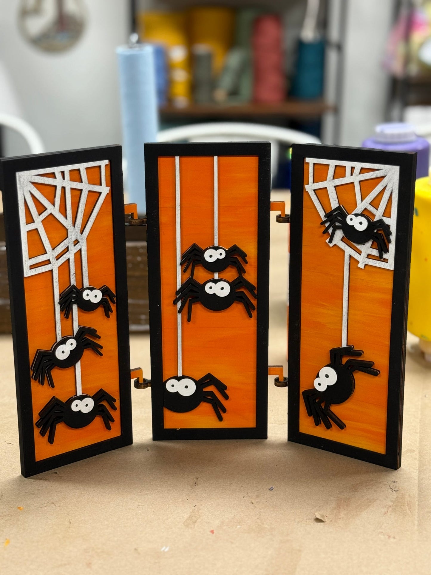 Spider Trifold Sitter