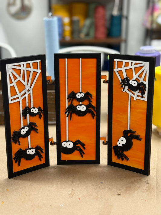 Spider Trifold Sitter