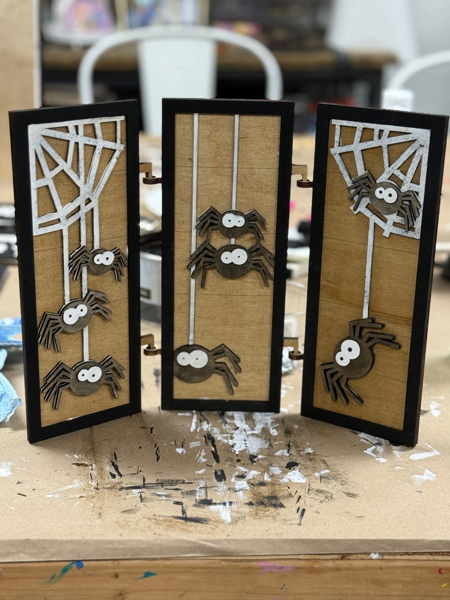 Spider Trifold Sitter