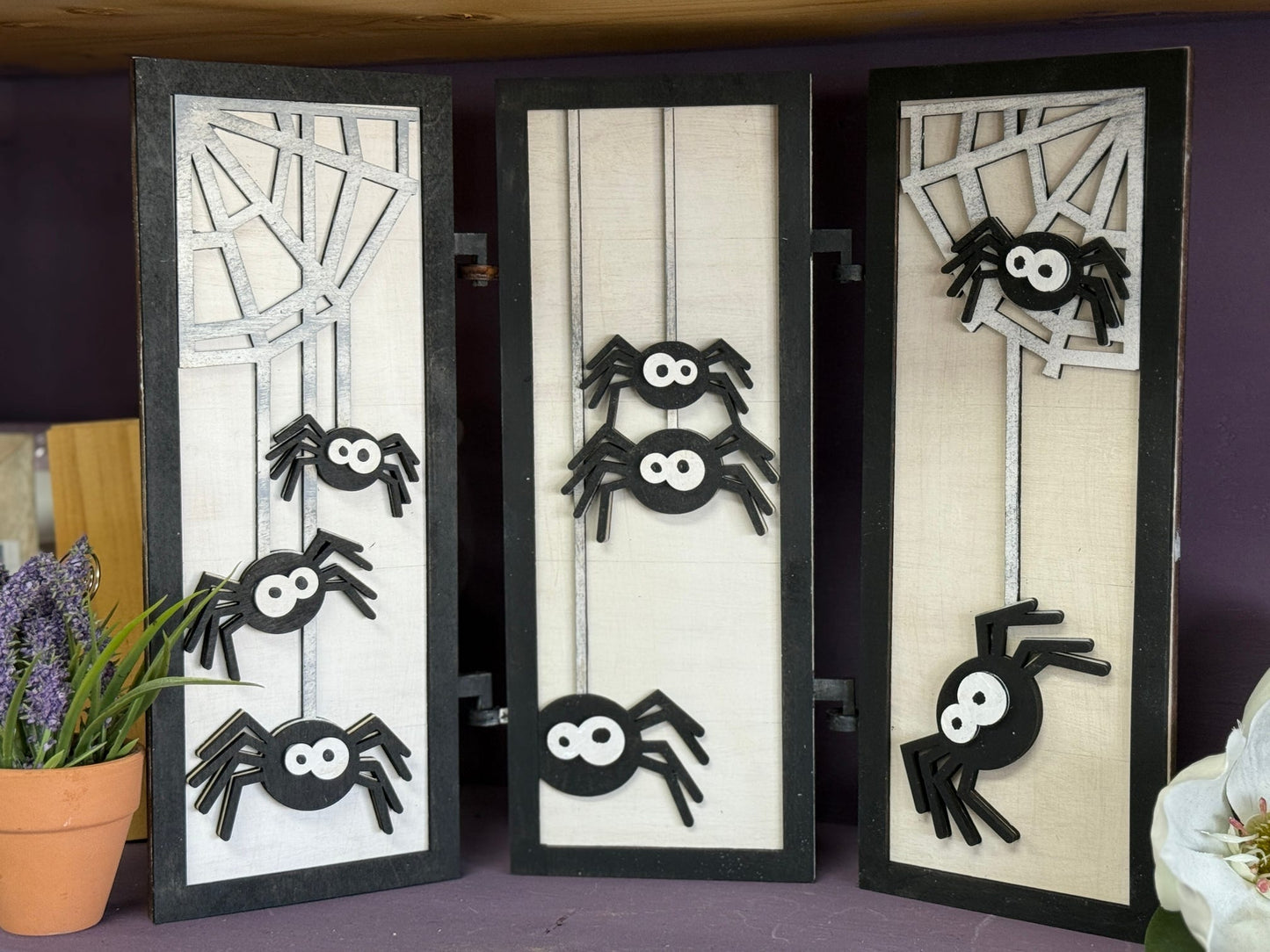Spider Trifold Sitter