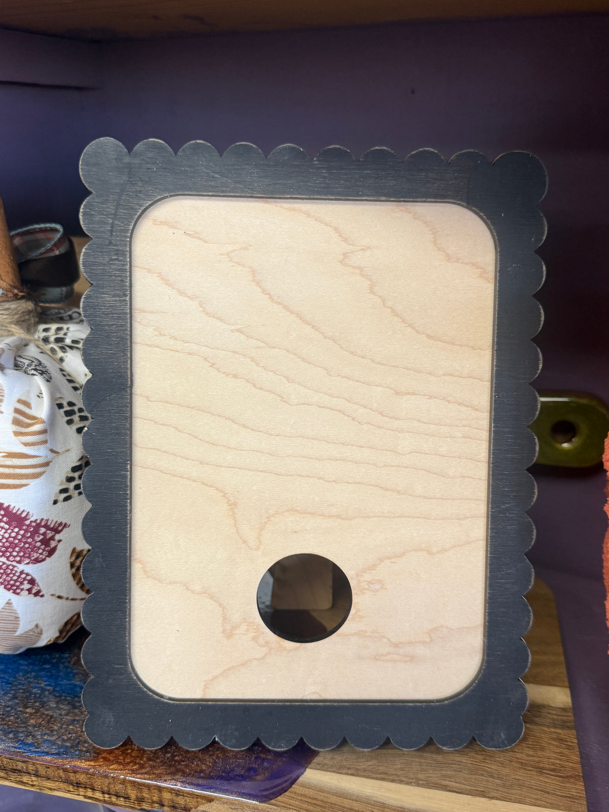 Scalloped Interchangeable Frame