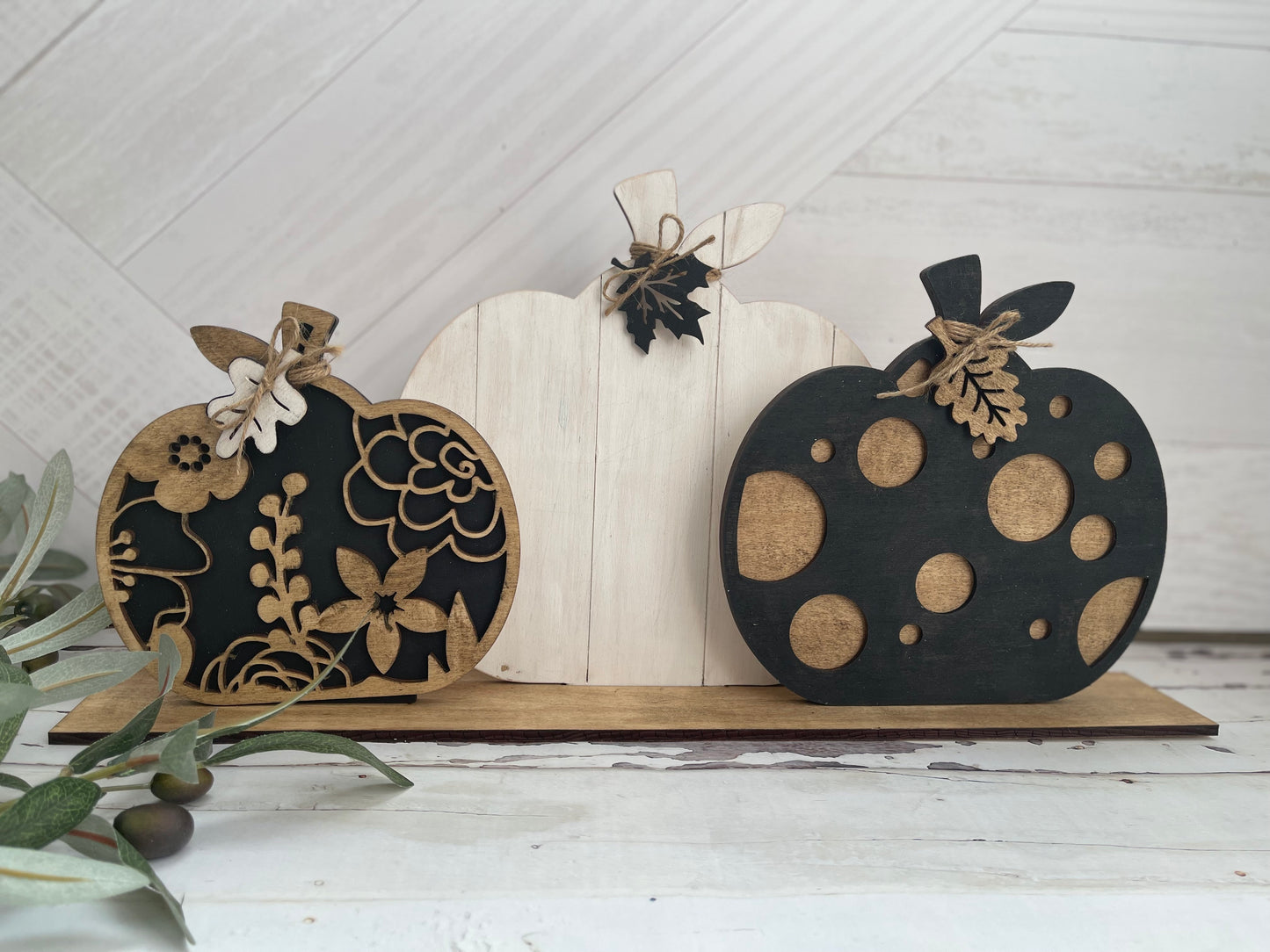 Set of  3 Pumpkins Shelf Sitter