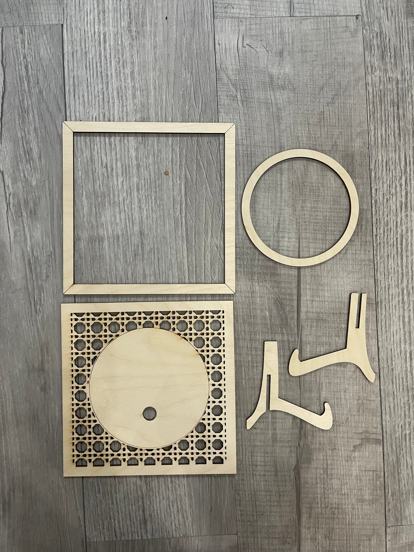 Rattan Interchangeable Frame with Stand